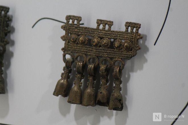 Монеты, украшения и боевые топоры: фоторепортаж с выставки археологических находок в Нижнем Новгороде - фото 29