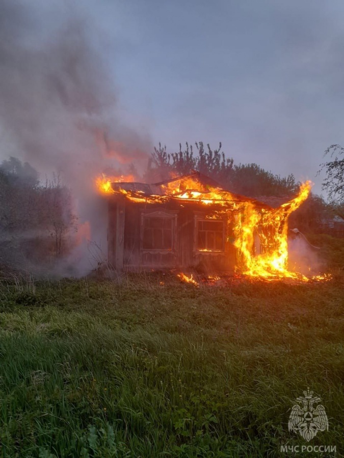 Жилой дом сгорел в Пильнинском округе Нижегородской области - фото 1